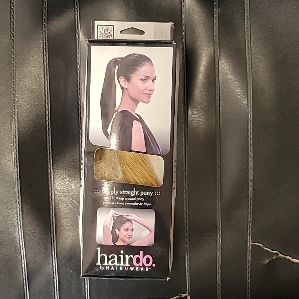 New hairdo simply straight wrap around pony. 18in Ginger Blonde/med golden blond